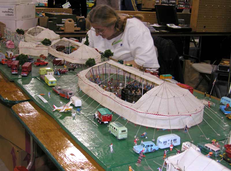 05_circus_display